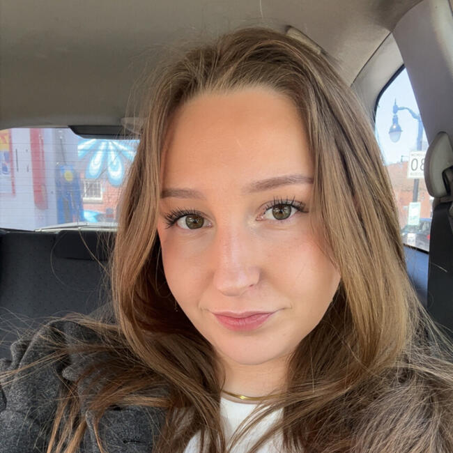 Baby-sitter in Westmount: Karla
