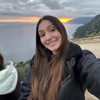 Babysitter in Ourense: Carla