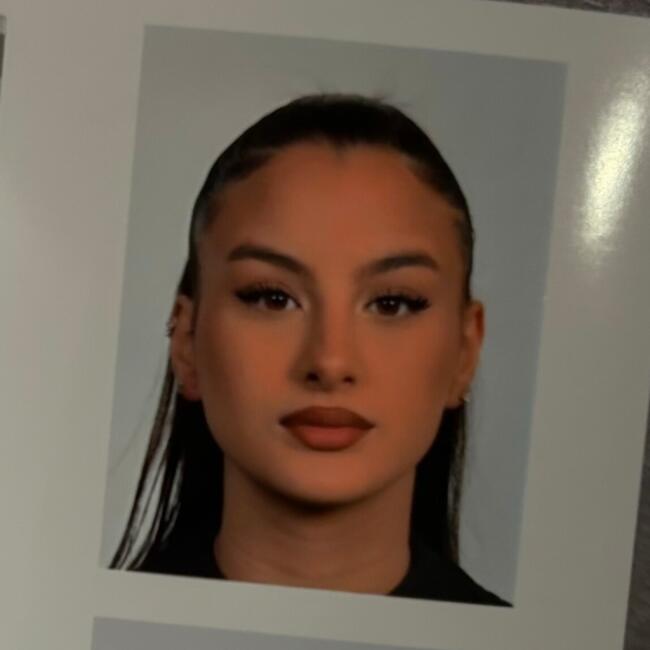 Babysitter in Bagneux: Adriana