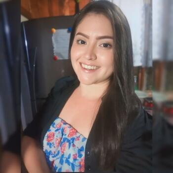 Babysitter in Santa Ana: Elizabeth