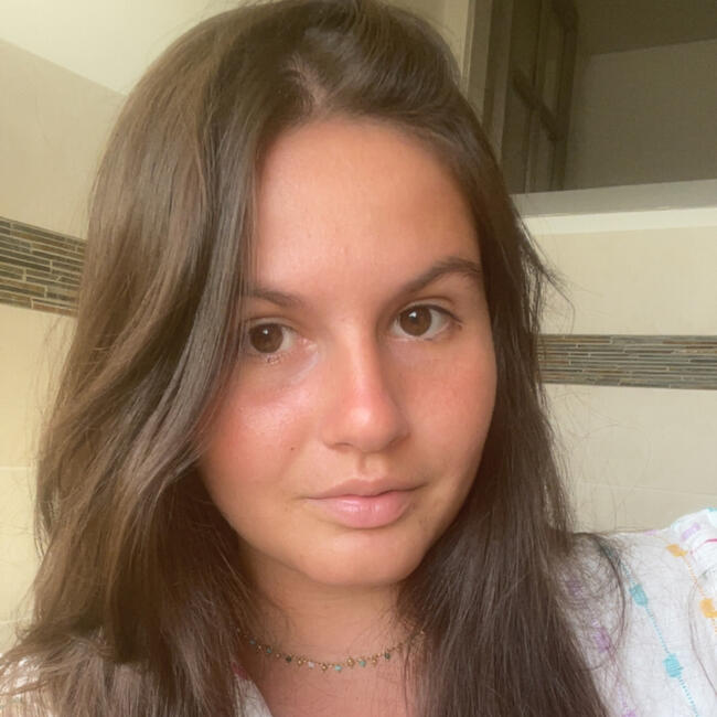 Babysitter in Angers: Léonie