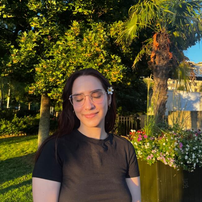 Babysitter in Clichy: Elizabeth