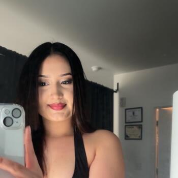 Babysitter Denver: Iris