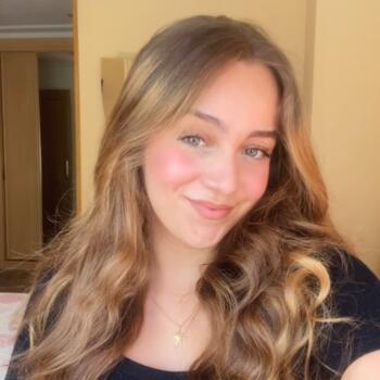 Oppas in Den Haag: María