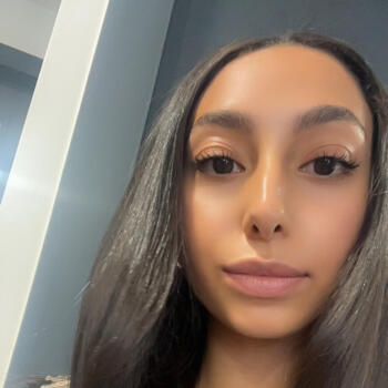 Babysitter in Novillars: Sahar