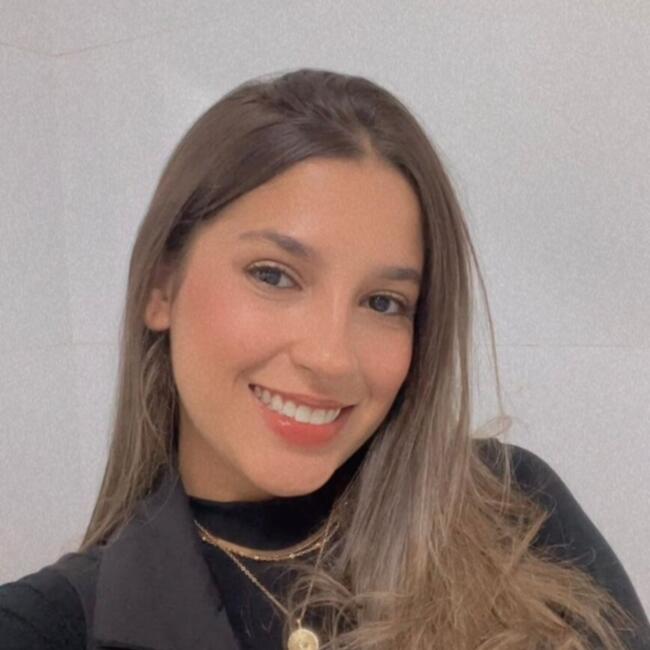 Babysitter in Brasília: Maria