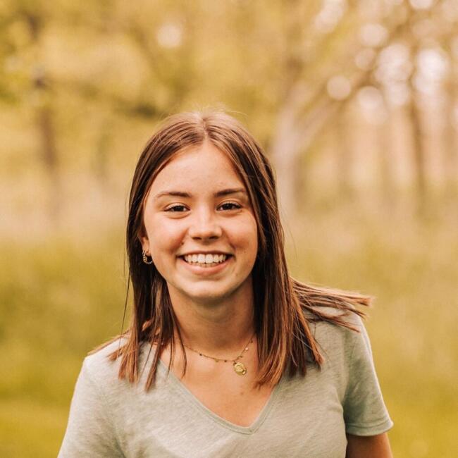 Babysitter in Laubrières: Louane