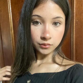 Babysitter in Santa Ana: Kiannie