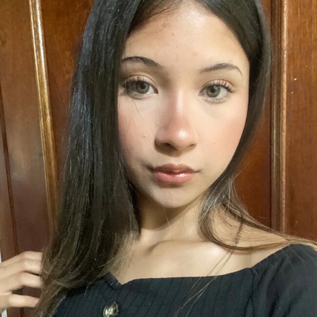Babysitter in Santa Ana: Kiannie