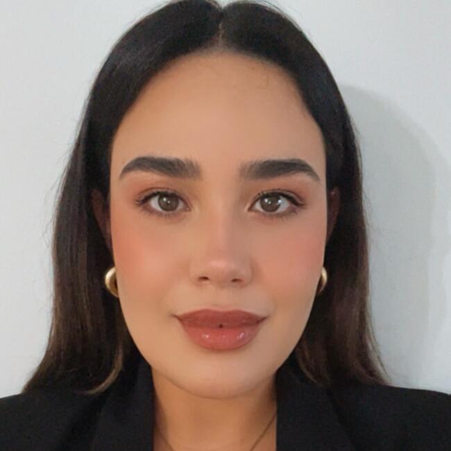 Babysitter in Paris: Ana