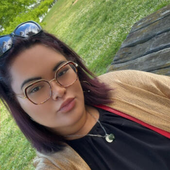 Babysitter in Neuville-sur-Saône: Loona