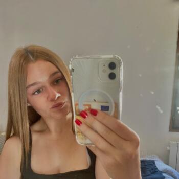 Babysitter in Quettreville-sur-Sienne: Laure