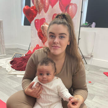 Babysitter in Bolton: Chloe