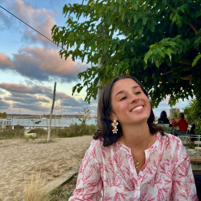 Babysitter in Paris: Victoria