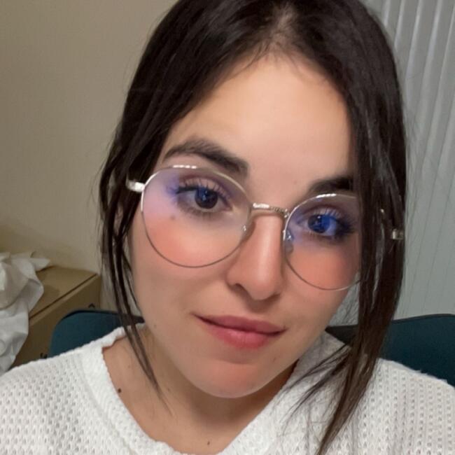 Babysitter in Noisy-le-Sec: Lydia