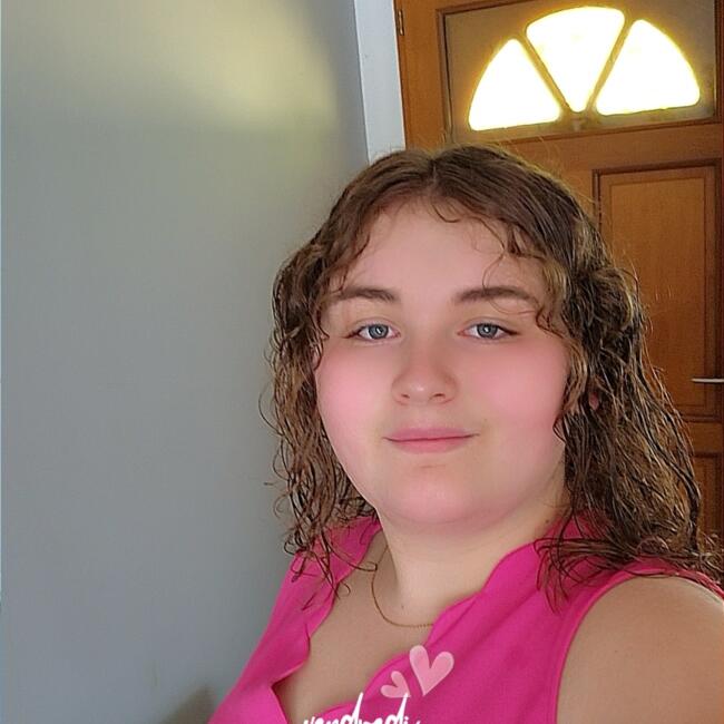 Babysitter in Souesmes: Louna