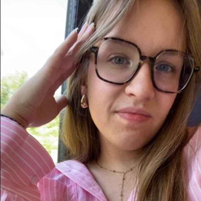 Babysitter in Charleville-Mézières: Cordelia