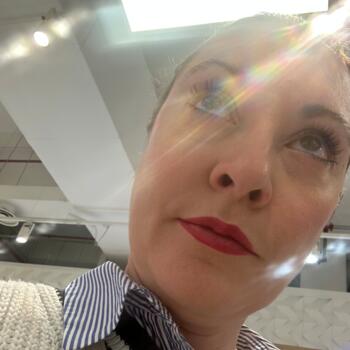 Babysitting job in Carugo: babysitting job Lisa