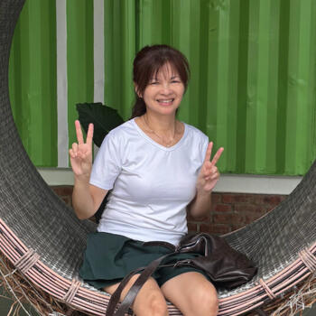Babysitter in Singapore: Sharon