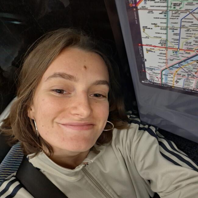 Babysitter in Paris: Judith