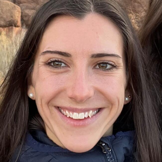 Babysitter in Saint-Palais-sur-Mer: Julie