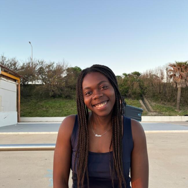 Babysitter em São Domingos de Rana: Beatriz