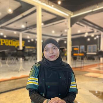 Babysitter Batu Caves: Insyirah