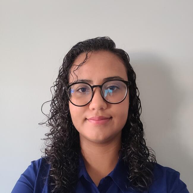 Babysitter in Valparaíso de Goiás: Jéssyca