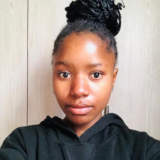 Babysitter in Belhar: Mayenziwe Nonhle Phakathi