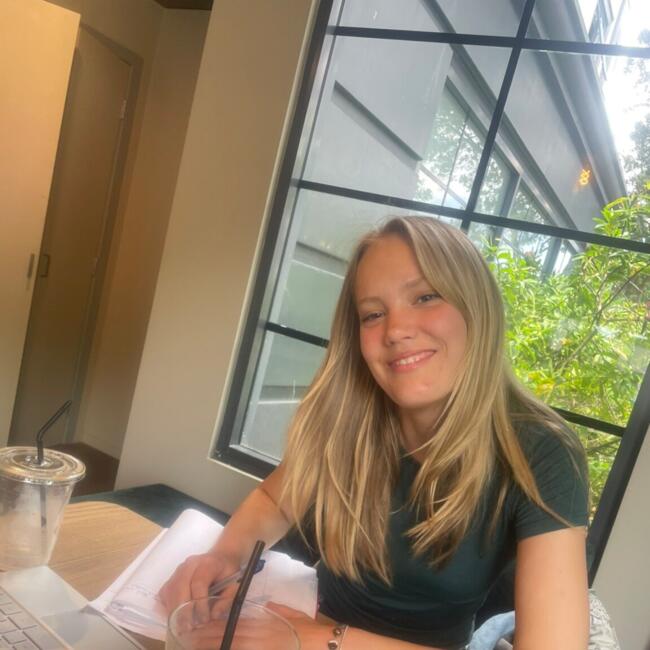 Babysitter in Auckland: Adeline