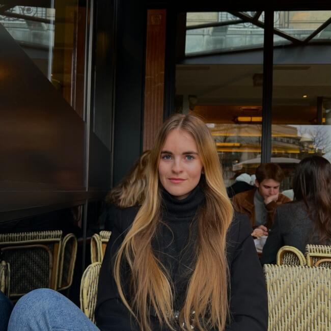 Babysitter in Montreal: Clémence