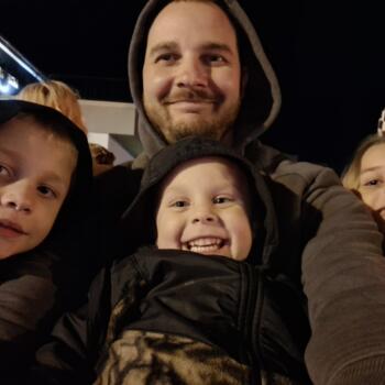 Babysitting job in Elizabeth City: babysitting job Chaze