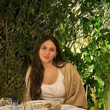 Babysitter in Versailles: Victoria