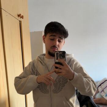 Babysitter in Vienna: Laith