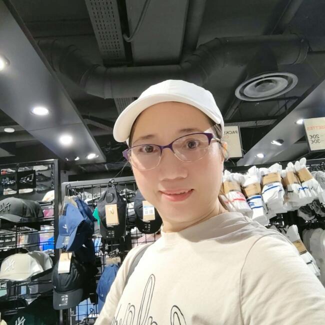 Babysitter in Nice: Merry Ann