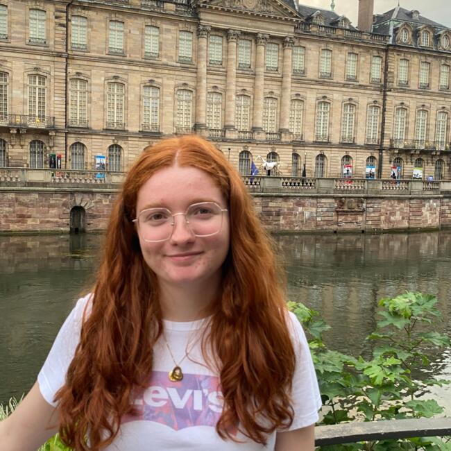 Babysitter in Dachstein: Maéva