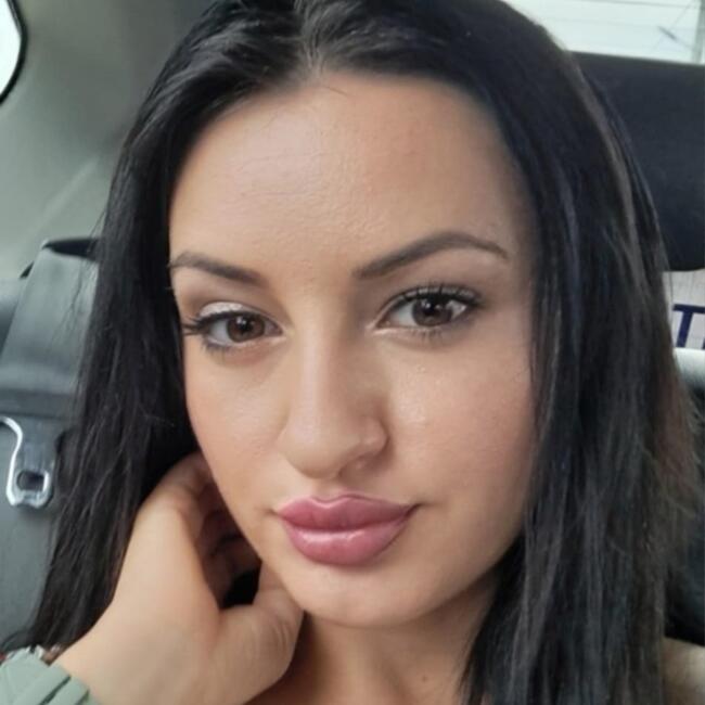 Babysitter in Oradea: Corina
