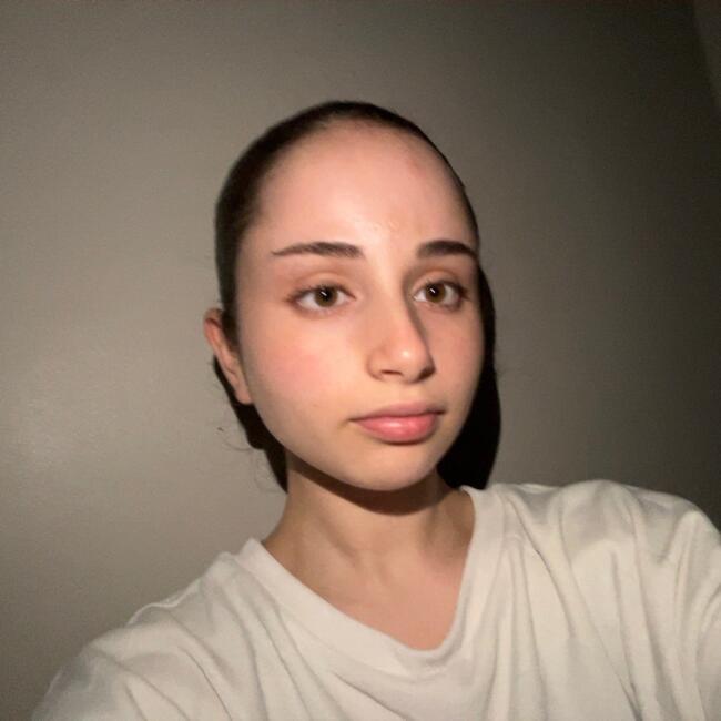 Babysitter in Colombes: Leïna