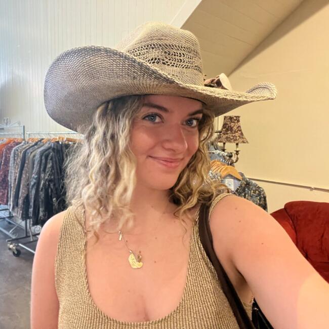Babysitter in Brisbane: Laura