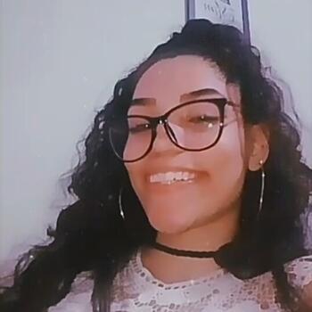 Babá em Três Lagoas: Yara
