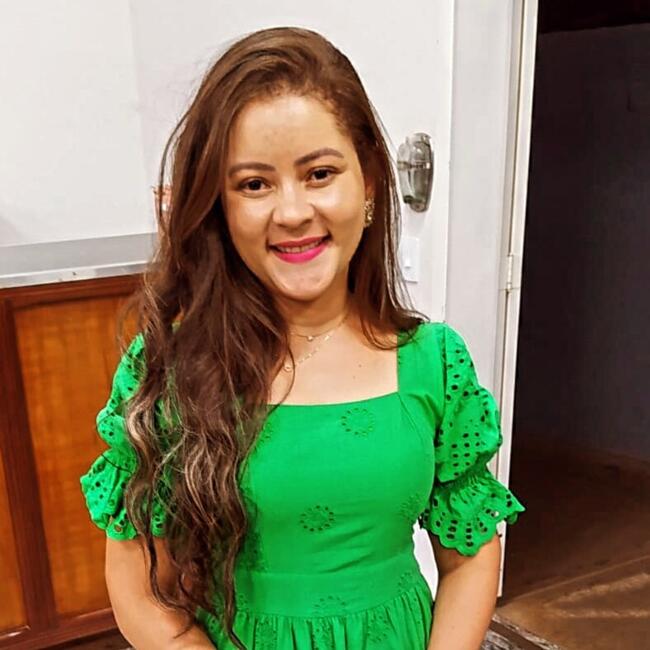 Babysitter in Pitangueiras: Leticia