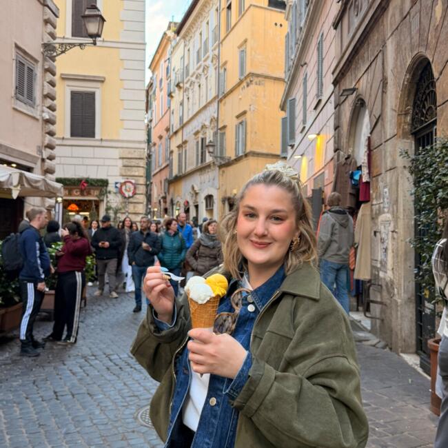 Babysitter in Brest: Typhaine