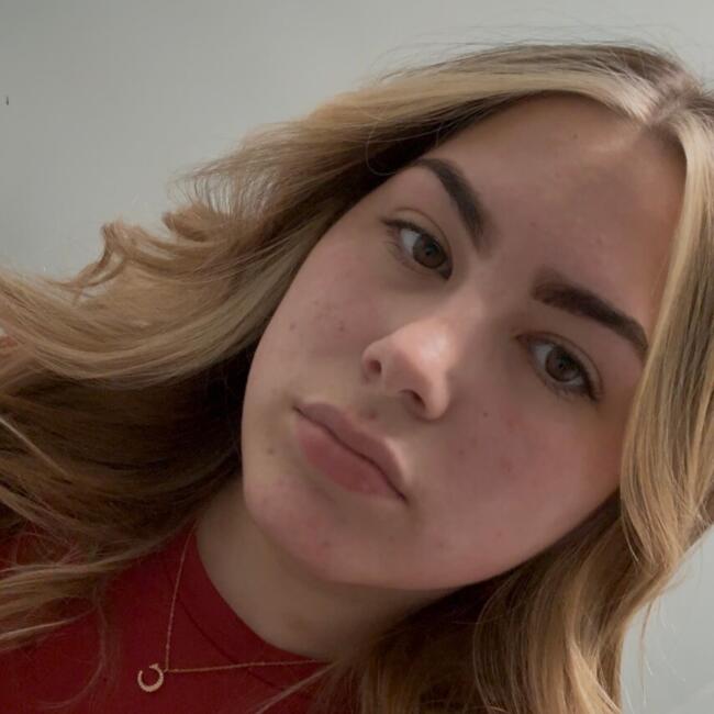 Babysitter in Sutton: Aimee