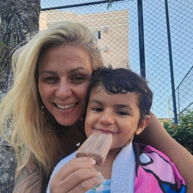 Babá em Niterói: Janaina