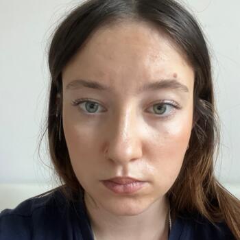 Babysitter in Ferney-Voltaire: Lily