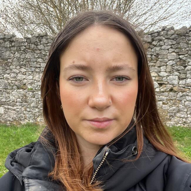 Babysitter in Ferney-Voltaire: Lily