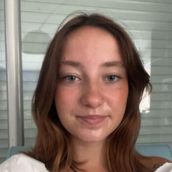 Babysitter in Lyon: Lily
