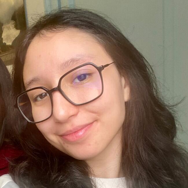 Babysitter in Mont-sur-Marchienne: Oumaïma