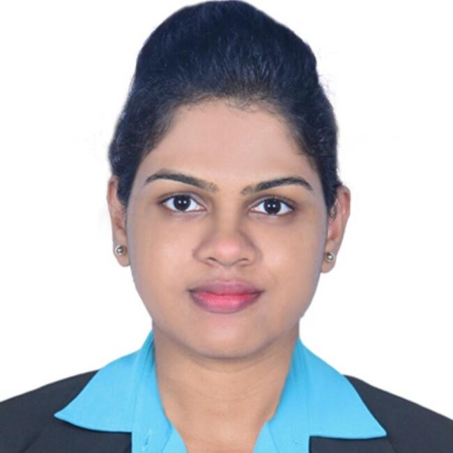 جليسة أطفال في دبي: Fezele