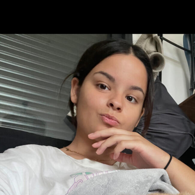 Babysitter in Saint-Denis: Samanta